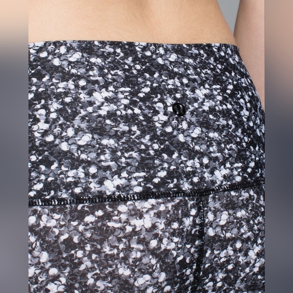 Lululemon Shine Tight Shimmy Shimmer Womens 4 Athlesuire Sporty Yoga Gym Sporty - Picture 8 of 16